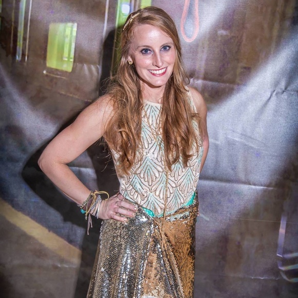 Meet your Posher, Kelly! Closet Clean Out Ahead! - Picture 3 of 4